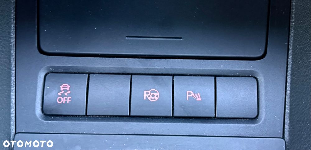 Volkswagen Golf 1.4 MATCH - 25