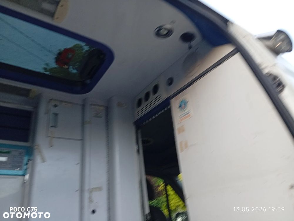 Mercedes-Benz Sprinter - 14
