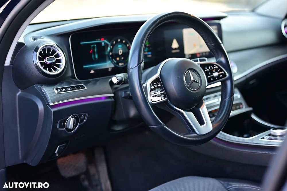 Mercedes-Benz E - 12