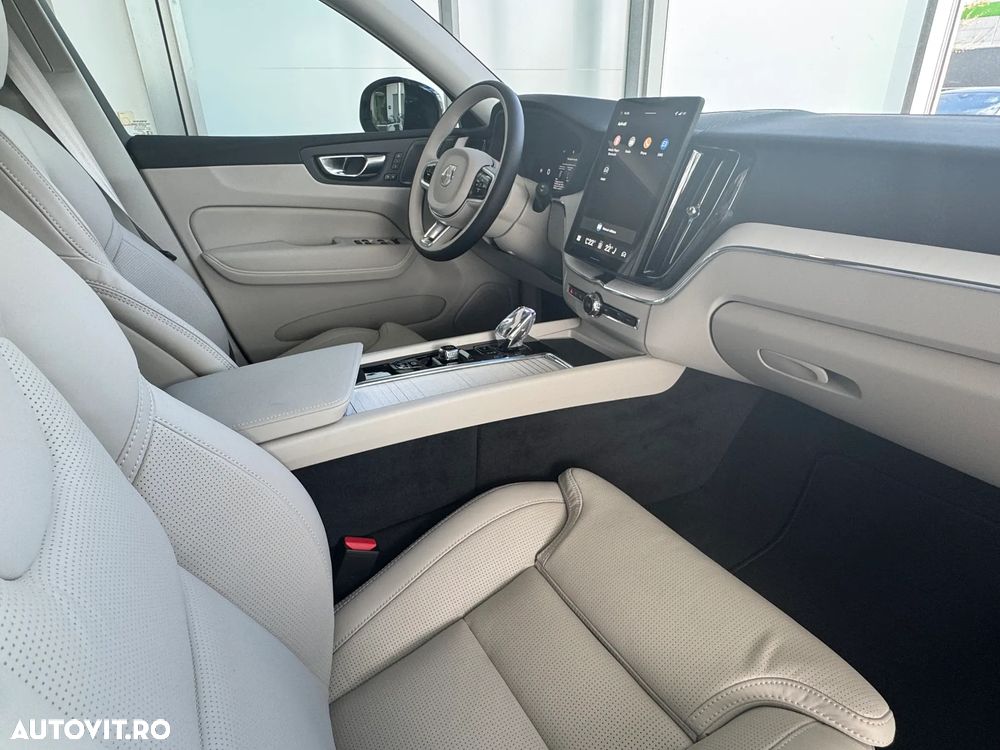 Volvo XC 60 T6 AWD Plus Dark - 11