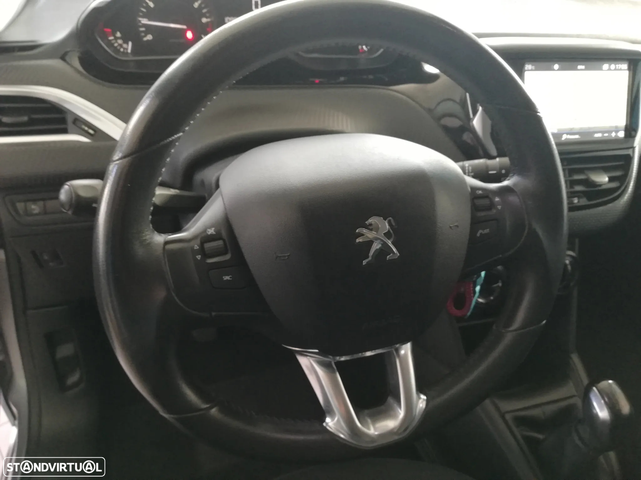 Peugeot 208 1.2 PureTech Signature - 9