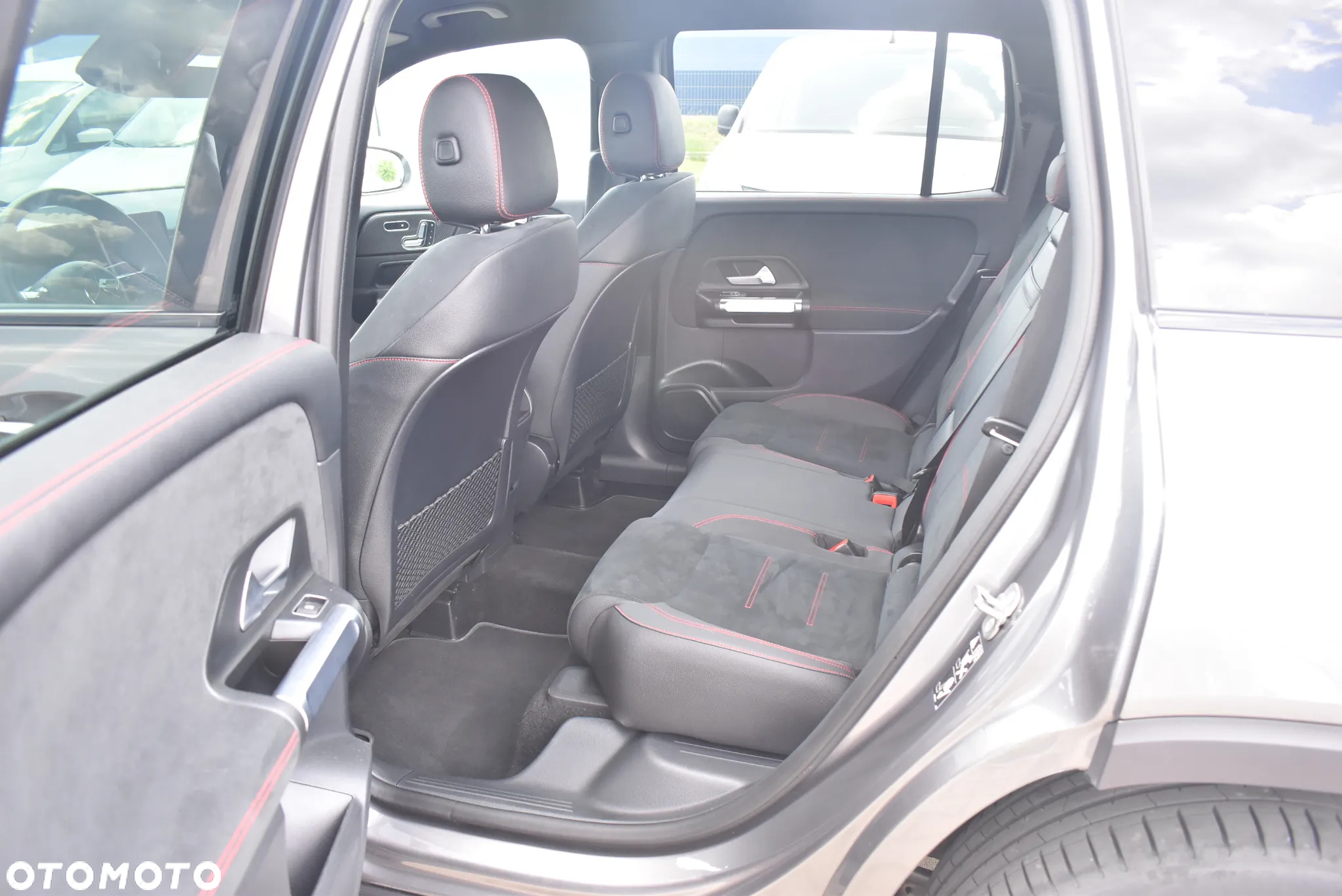 Mercedes-Benz GLB 200 d 4-Matic 8G-DCT - 12