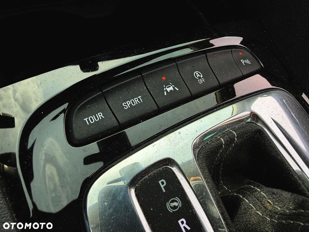 Opel Insignia 2.0 Direct Inj Trb 4x4 Business Innovation - 16