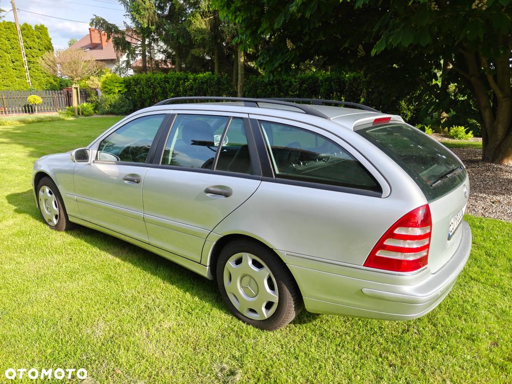 Mercedes-Benz Klasa C 220 T CDI Avantgarde - 12