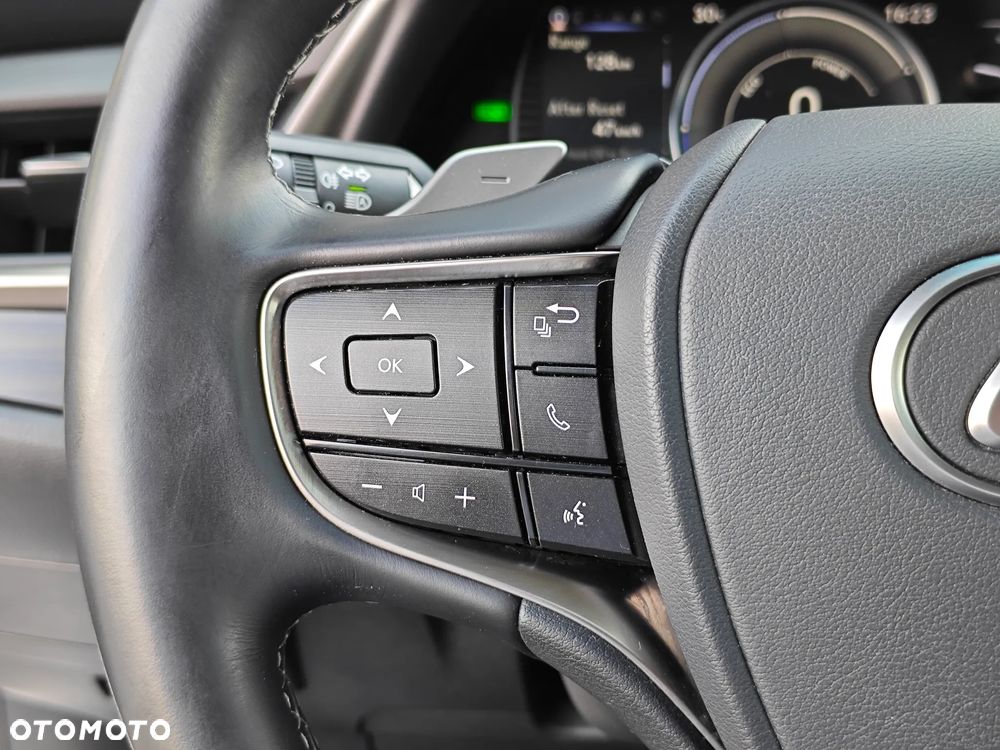 Lexus ES 300h Business Edition - 23