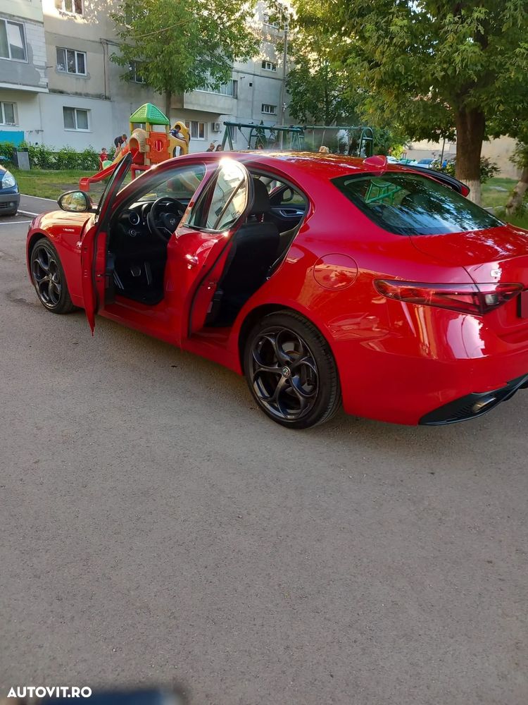 Alfa Romeo Giulia 2.0 Turbo AWD AT8 Veloce - 5