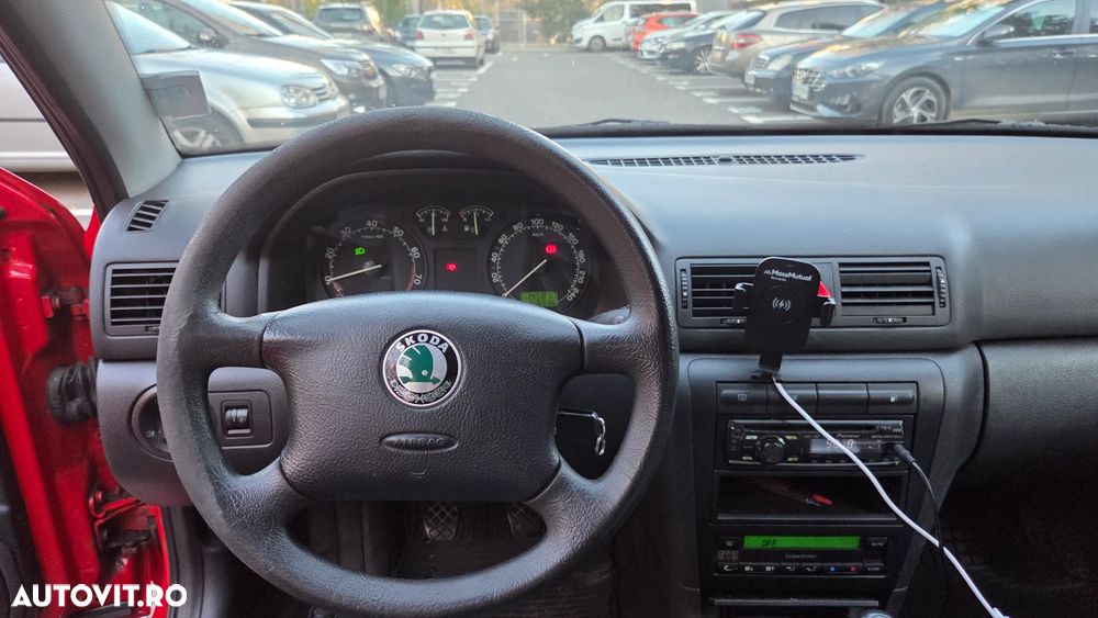 Skoda Octavia 1.6 Ambiente - 5