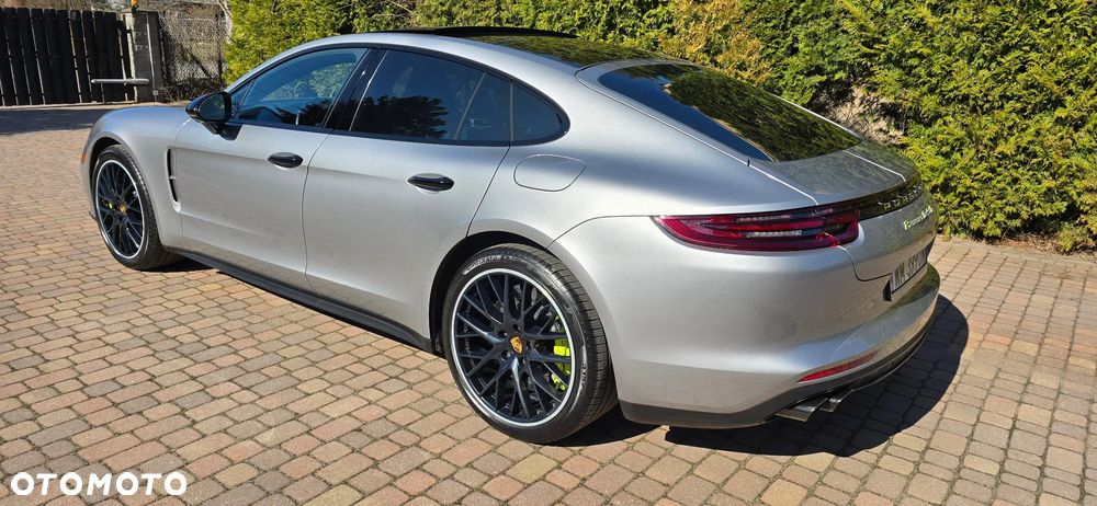 Porsche Panamera Turbo S - 12