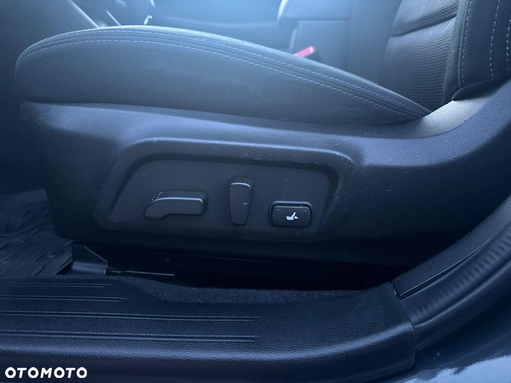 Subaru Outback 2.0D Active Lineartronic - 17