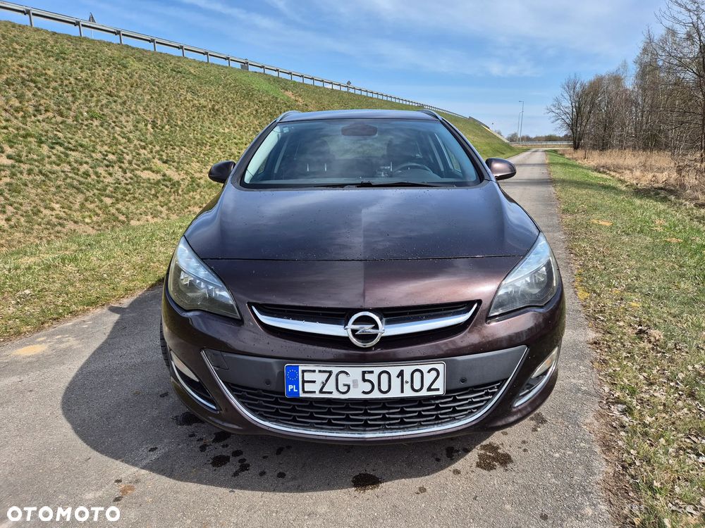Opel Astra 2.0 CDTI DPF SportsTourer Exklusiv - 2