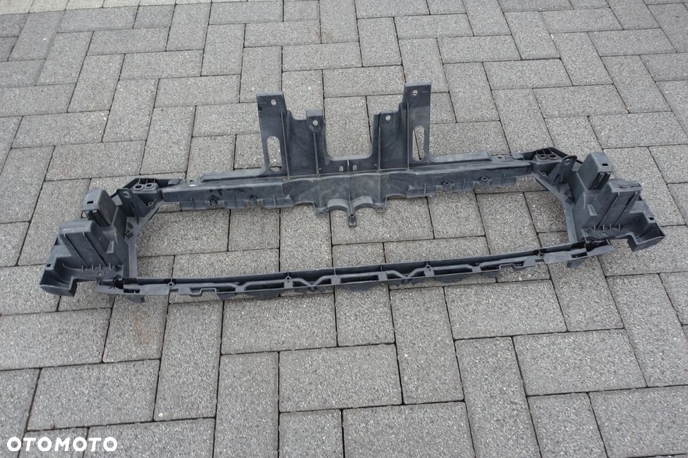 WZMOCNIENIE ATRAPY GRILLA AUDI Q3 15r- LIFT 8U0 - 9