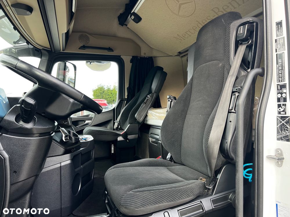 Mercedes-Benz Actros - 23