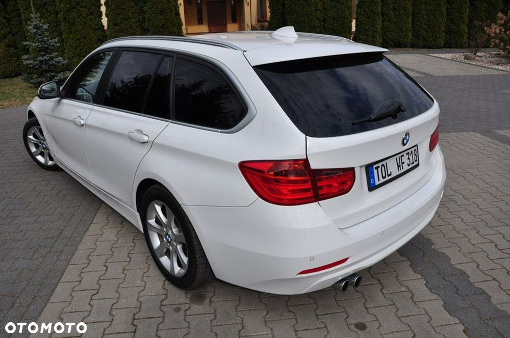 BMW Seria 3 330d xDrive Blue Performance Luxury Line - 23