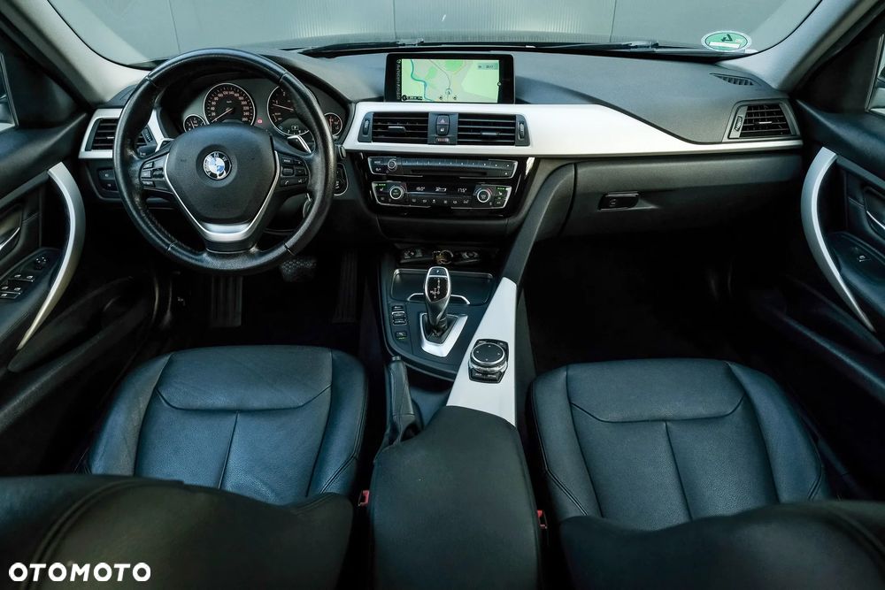 BMW Seria 3 320d Sport Line - 2