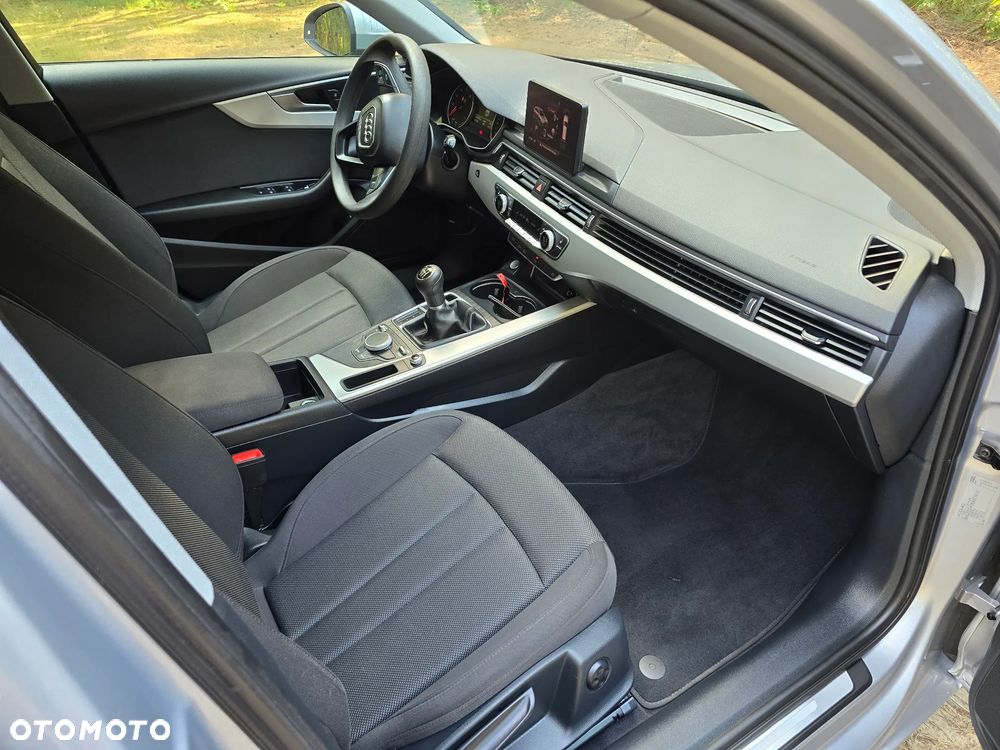 Audi A4 Avant 40 TFSI - 29