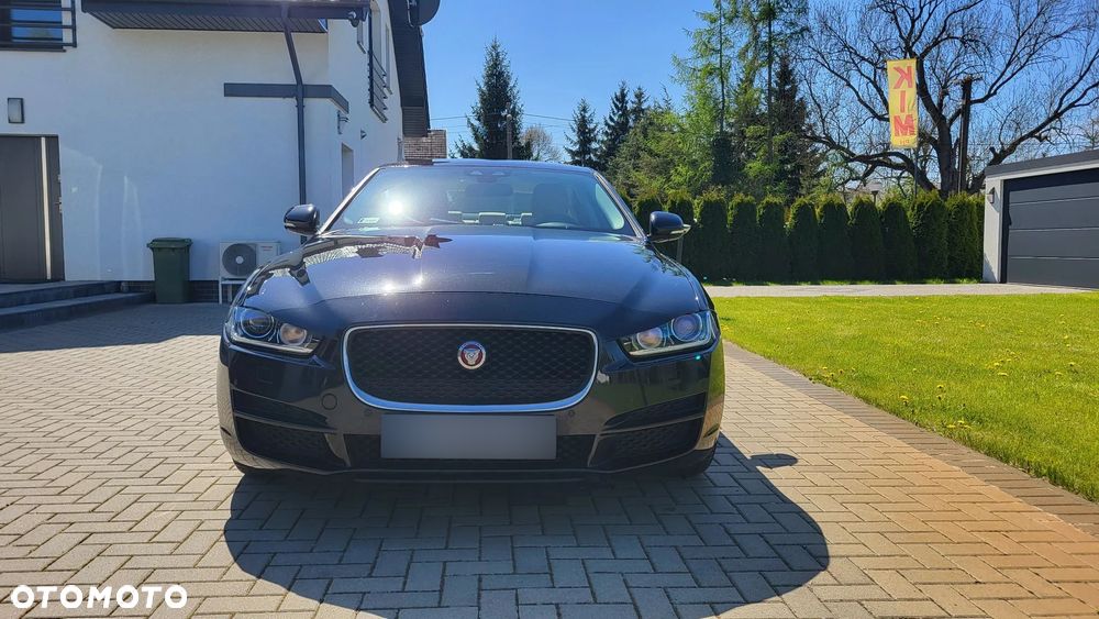 Jaguar XE 2.0 D Prestige - 2