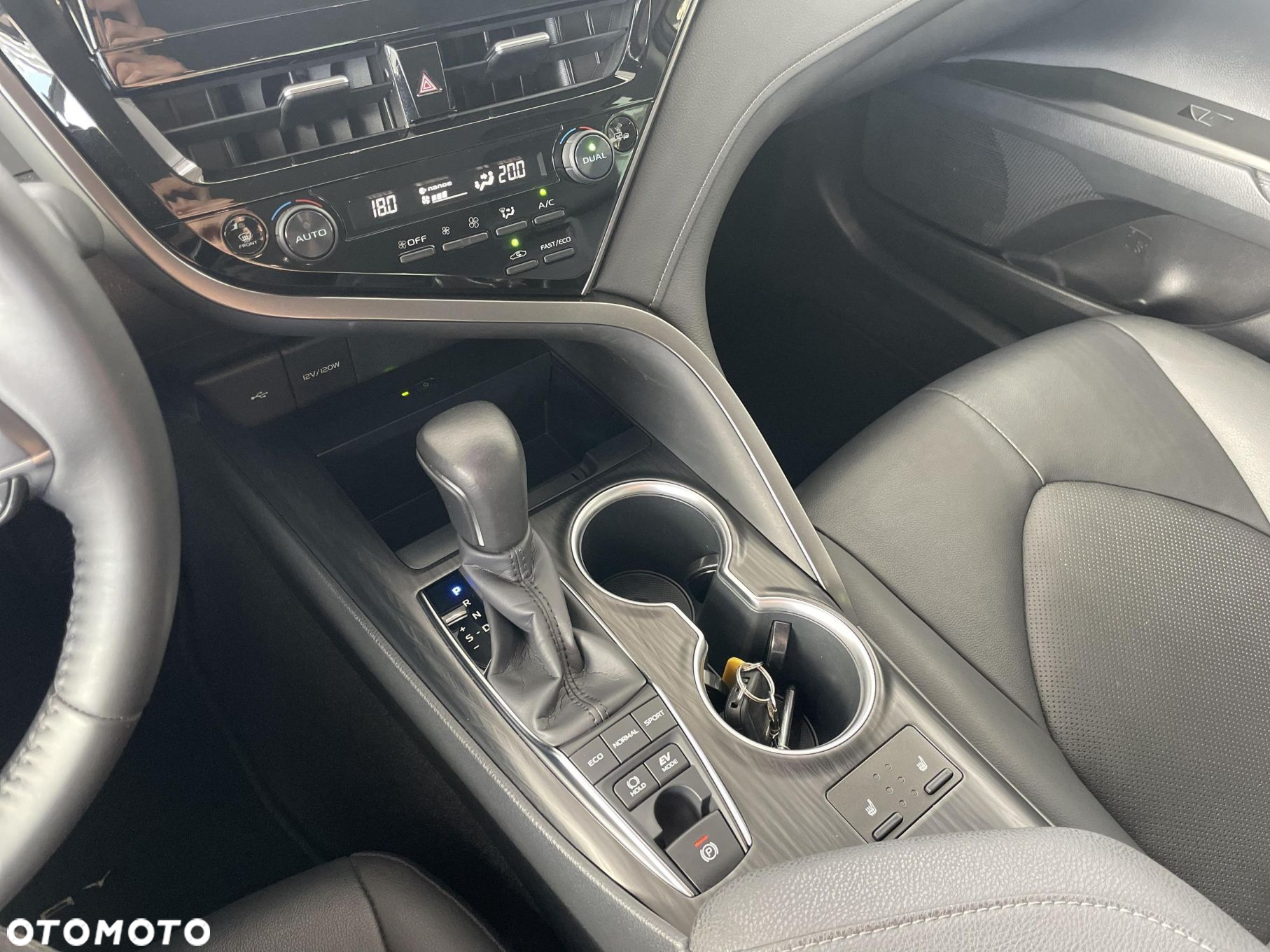 Toyota Camry - 26