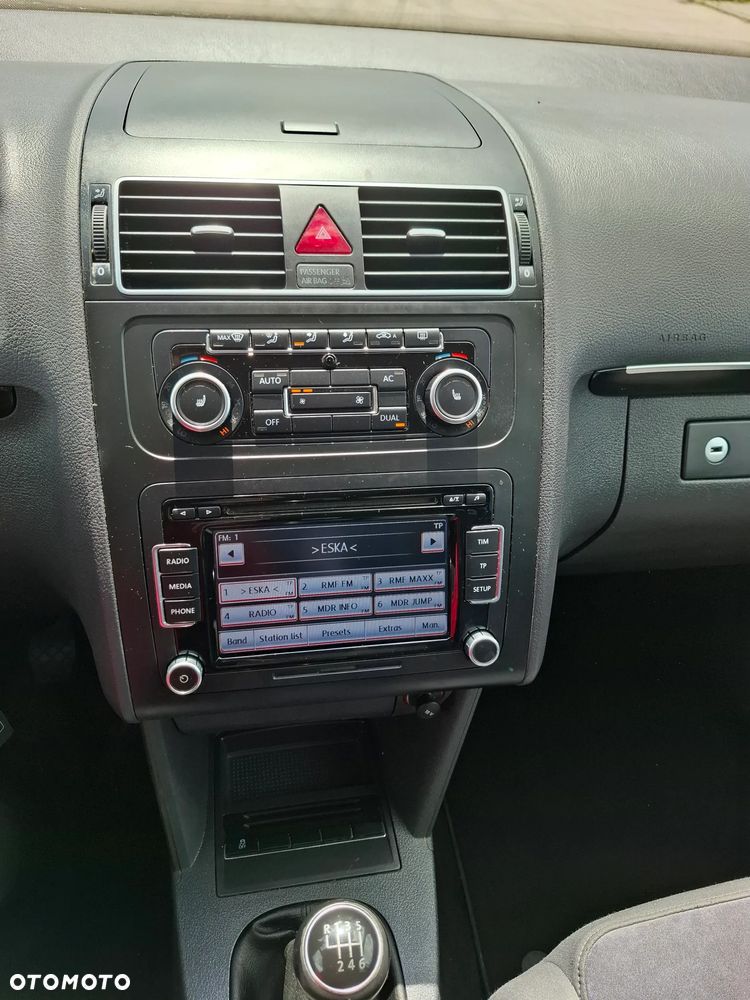 Volkswagen Touran - 11