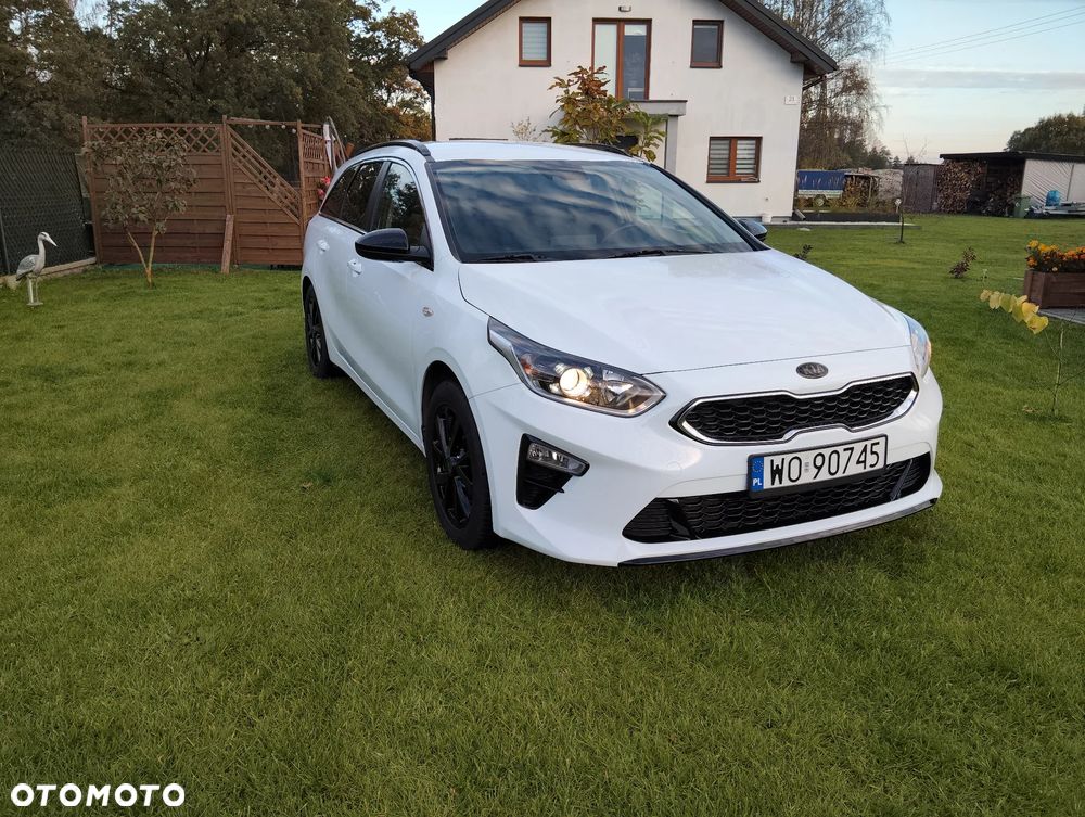 Kia Ceed - 11
