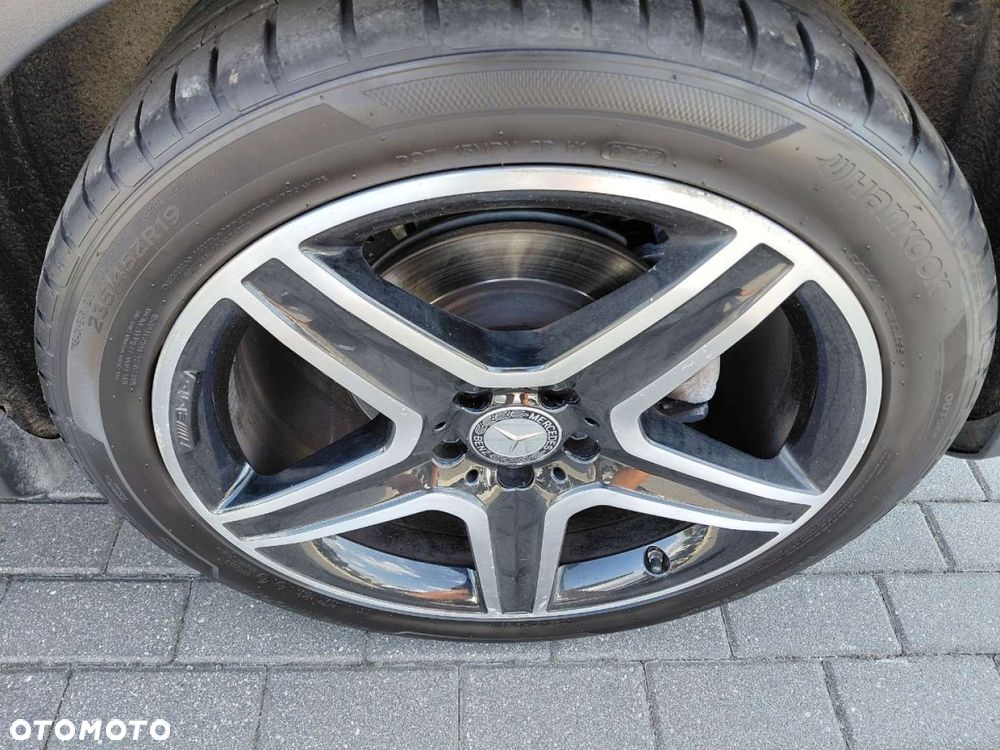 Mercedes-Benz GLA - 11