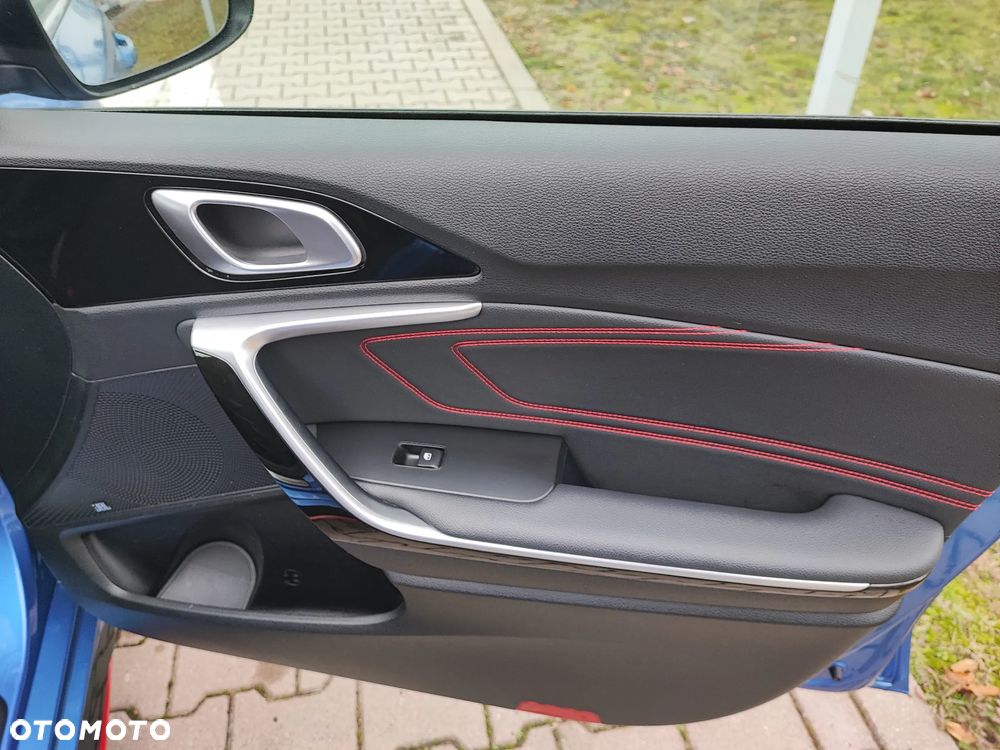 Kia ProCeed 1.6 T-GDI GT DCT - 19