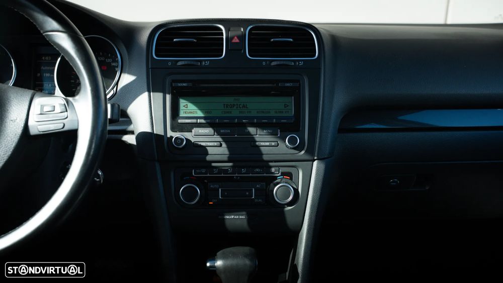 VW Golf 2.0 TDI DPF DSG Style - 23