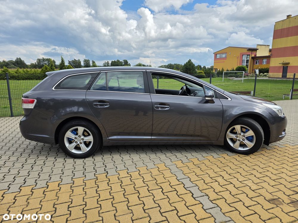 Toyota Avensis 1.8 Sol plus - 6