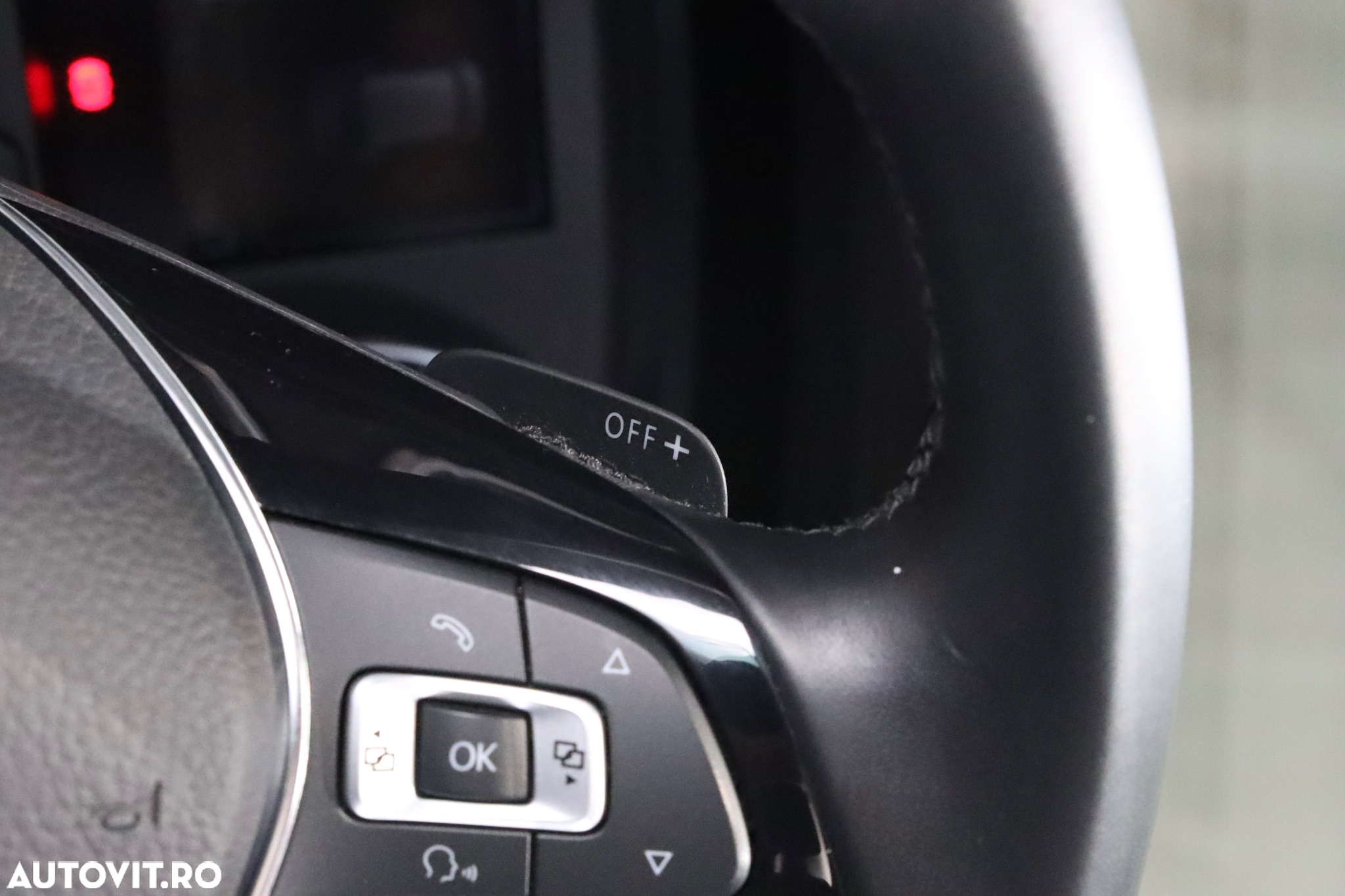 Volkswagen Golf 1.6 BlueTDI DSG Comfortline - 22