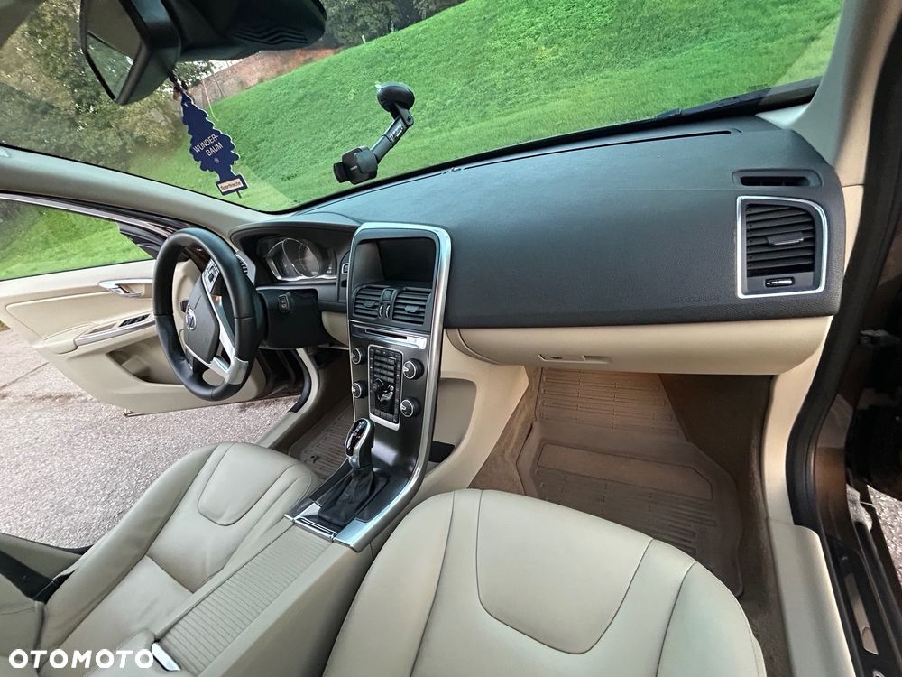Volvo XC 60 D4 AWD Summum - 10