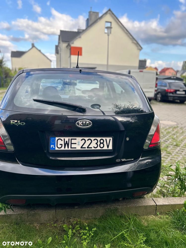 Kia Rio - 7