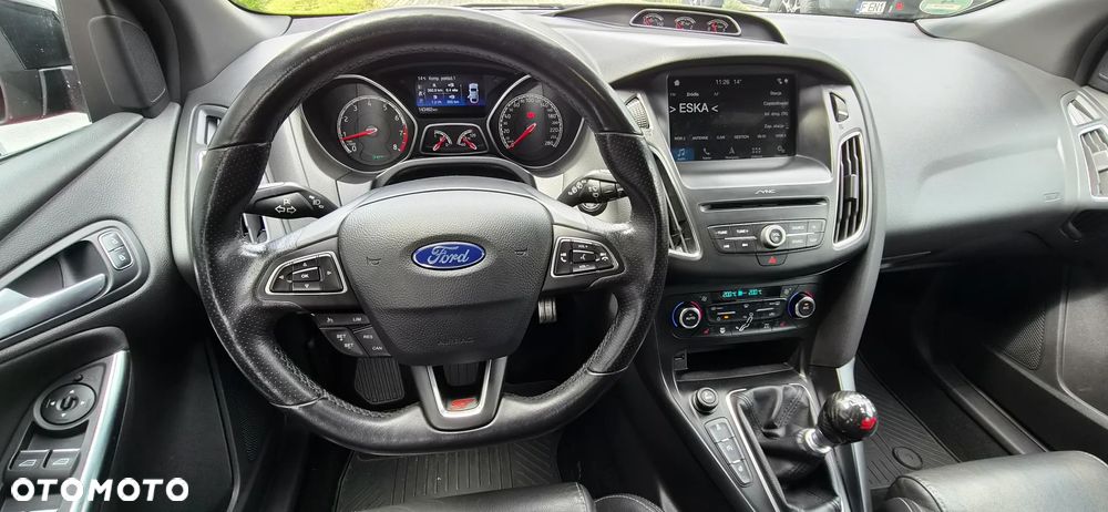 Ford Focus 2.0 EcoBoost ST mit Leder-Exclusiv-Paket - 21