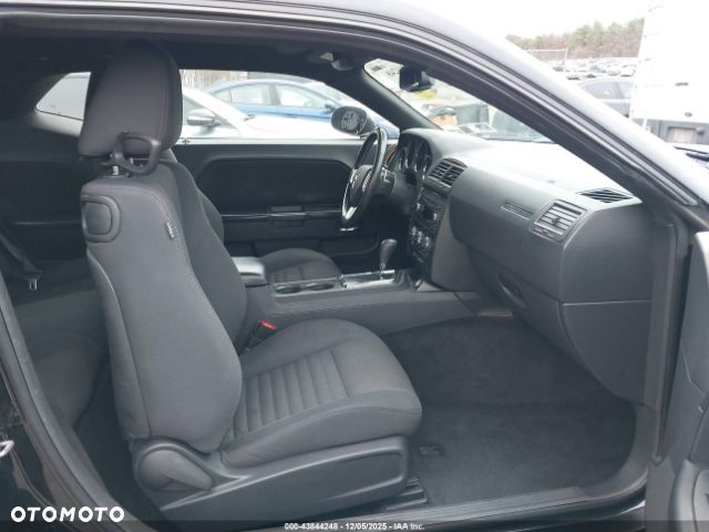 Dodge Challenger - 5