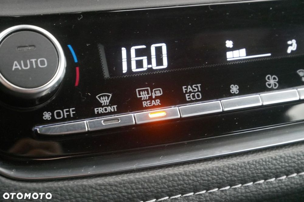 Toyota Corolla 1.8 Hybrid Comfort - 23