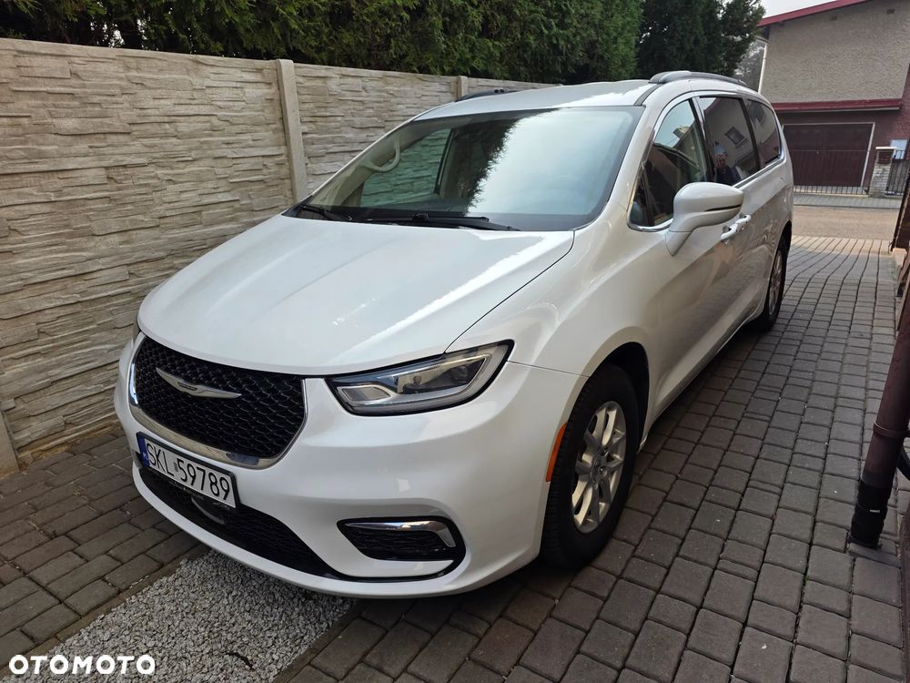 Chrysler Pacifica - 1