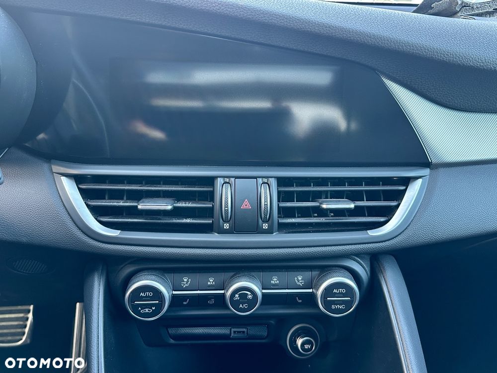 Alfa Romeo Giulia 2.0 Turbo - 25
