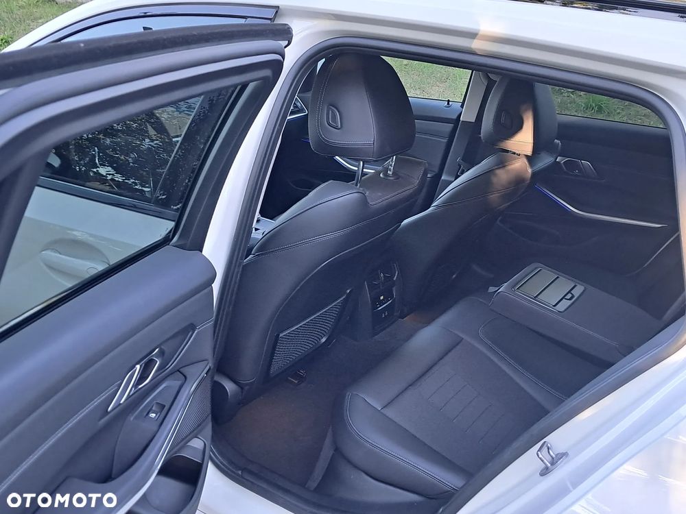 BMW Seria 3 320d Advantage sport - 31