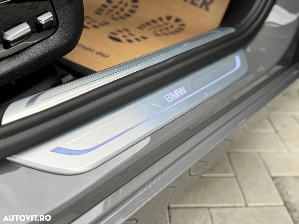 BMW Seria 7 730d xDrive MHEV - 20