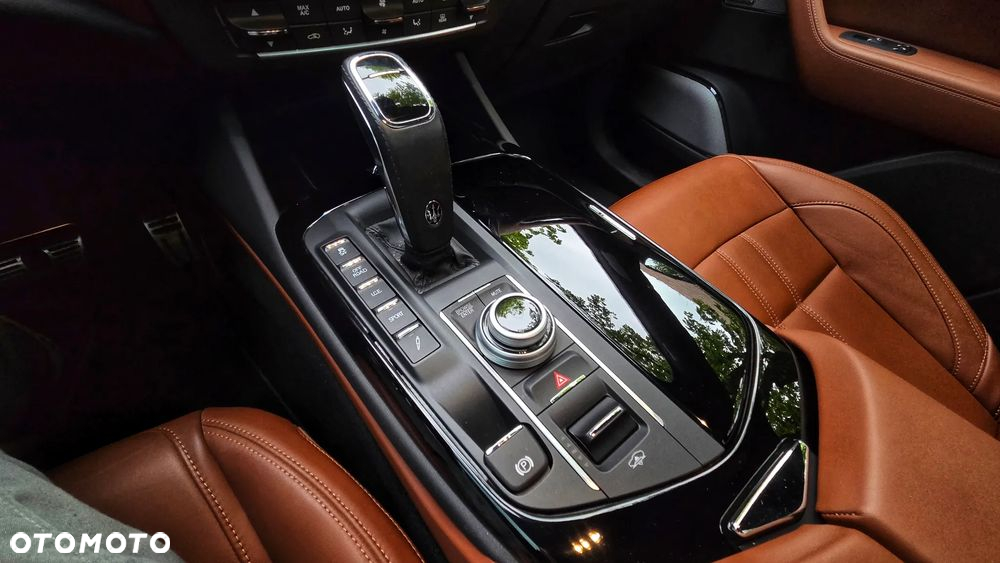 Maserati Levante GTS Q4 - 32