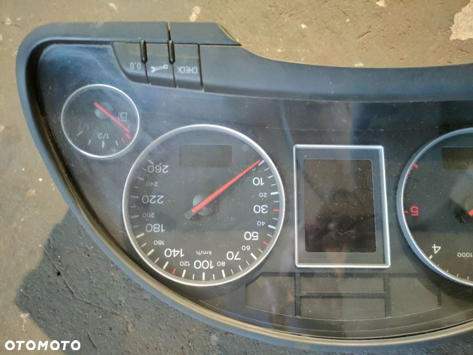 Licznik Audi A4 B6  2,5tdi  8E0920930T  Europa - 3