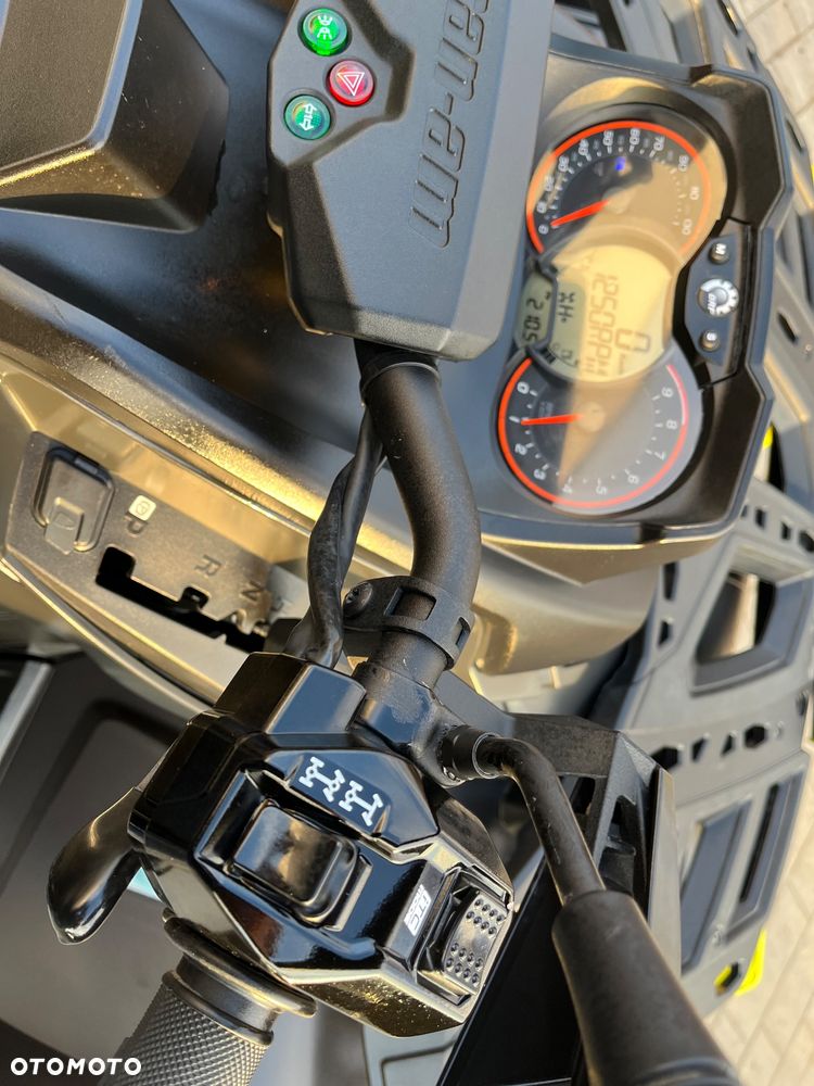 Can-Am Outlander Max - 8