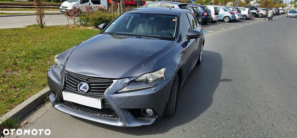 Lexus IS 300h Elegance - 38