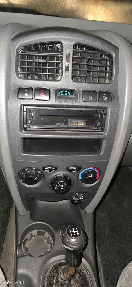 Hyundai Santa Fe 2.0 CRDi Sport VGT - 3