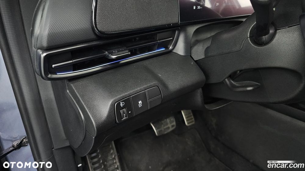 Hyundai Elantra - 17