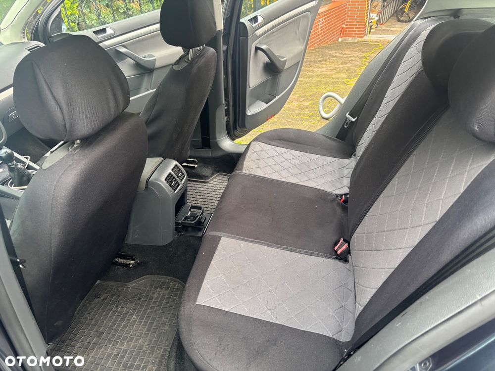 Volkswagen Golf - 18