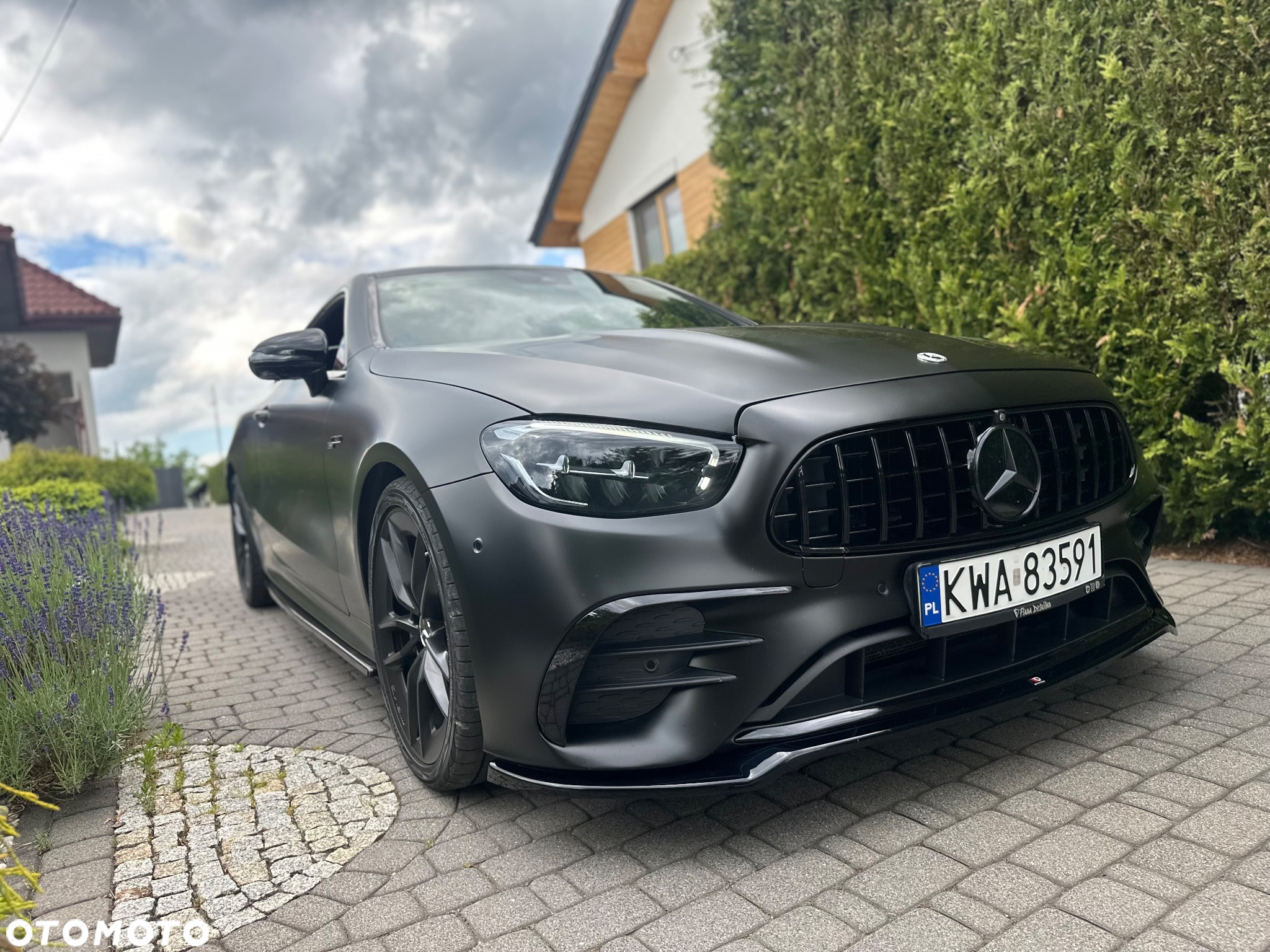 Mercedes-Benz Klasa E AMG 53 Coupe 4-Matic+ 9G-TRONIC - 33