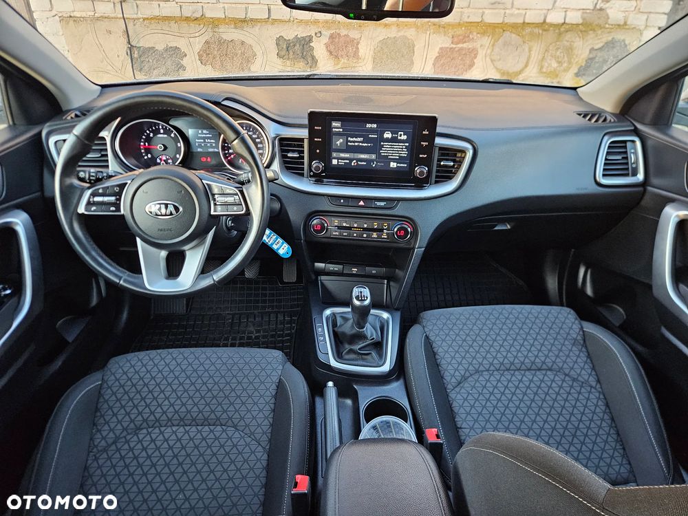 Kia Ceed 1.6 CRDi SCR M - 9
