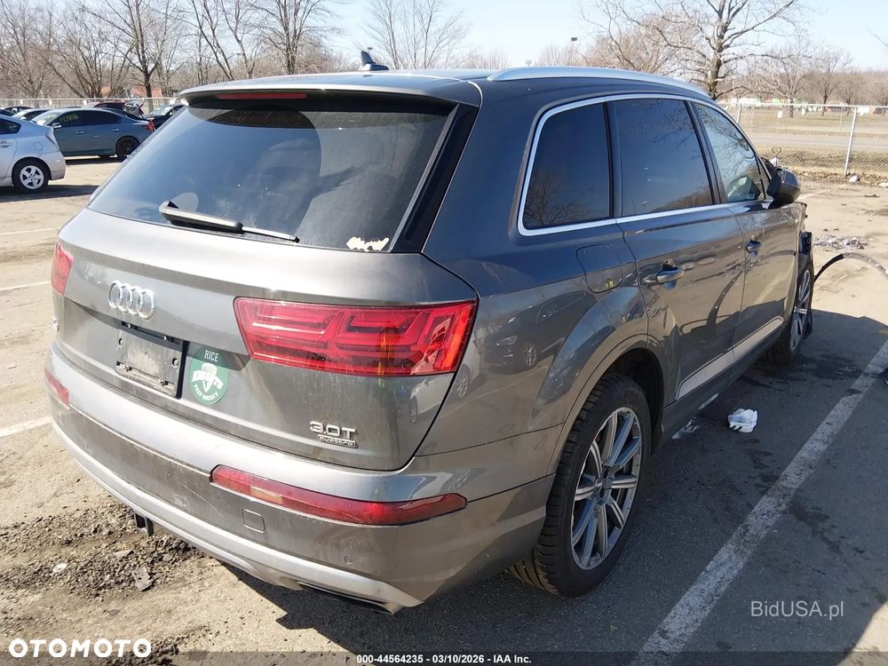Audi Q7 - 1