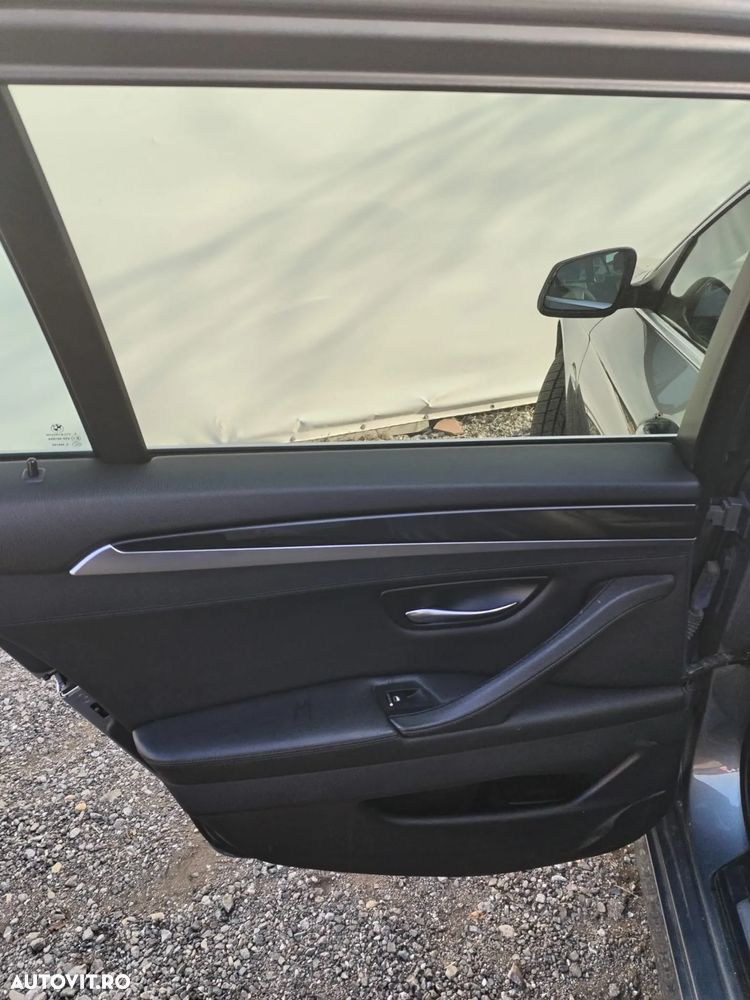 BMW Seria 5 520d Touring - 19