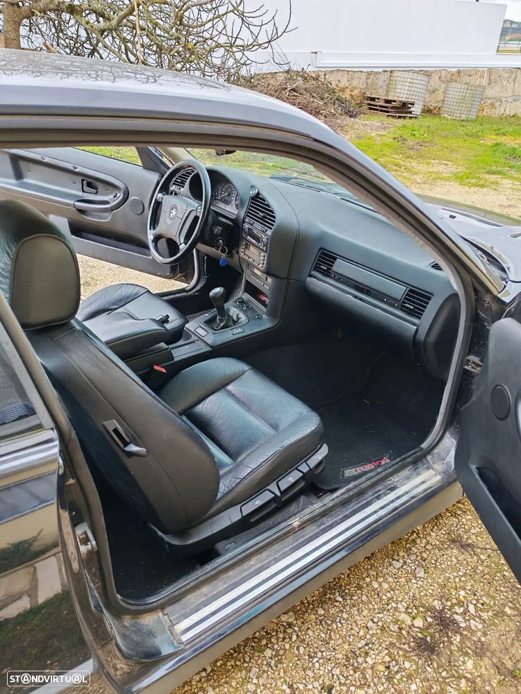 BMW 318 iS Coupé - 9