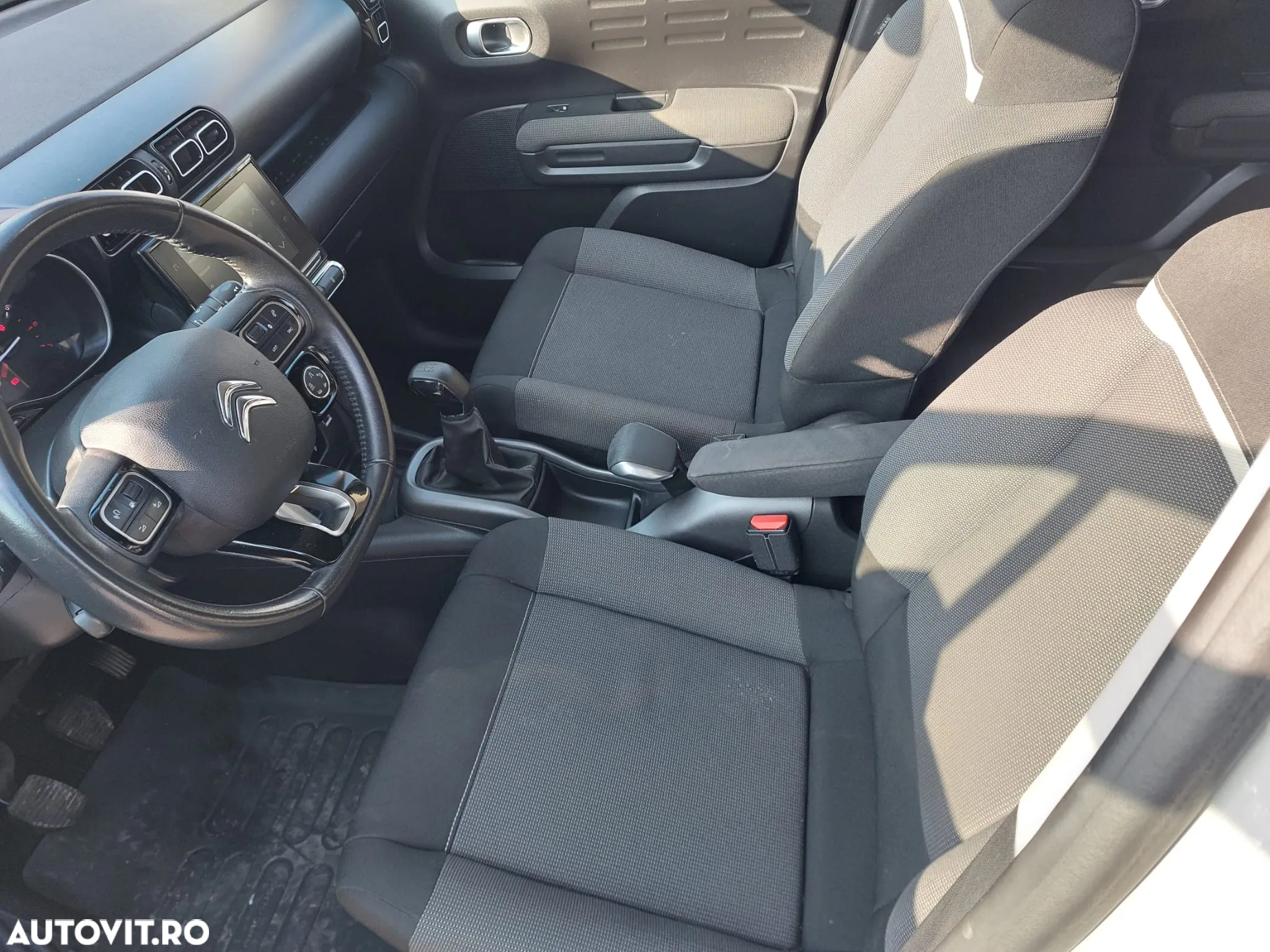 Citroën C3 AIRCROSS 1.2 PureTech S&S BVM Shine - 2